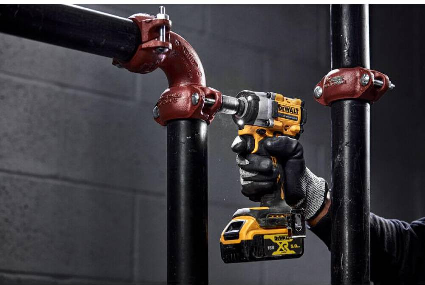 Гайковерт ударний акумуляторний безщітковий DeWALT DCF922NT-DCF922NT