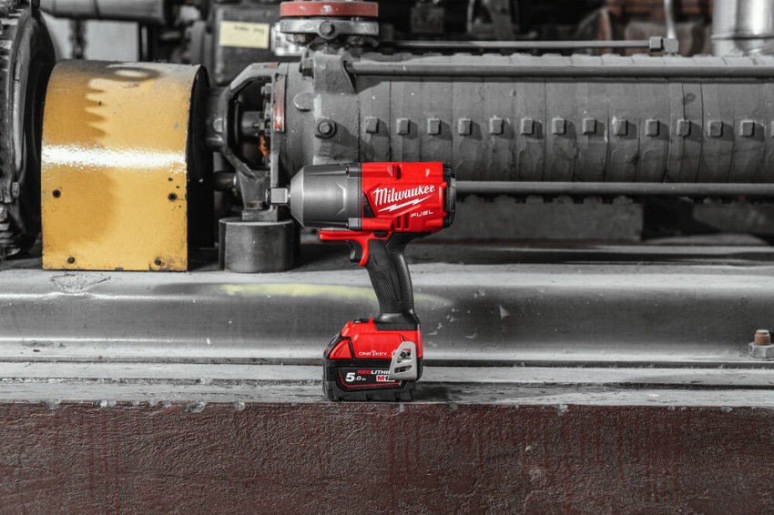 Гайковерт високомоментний MILWAUKEE 3/4" (2034Нм) M18 FUEL ONEFHIWF34-0 ONE-KEY (каркас)-4933499164