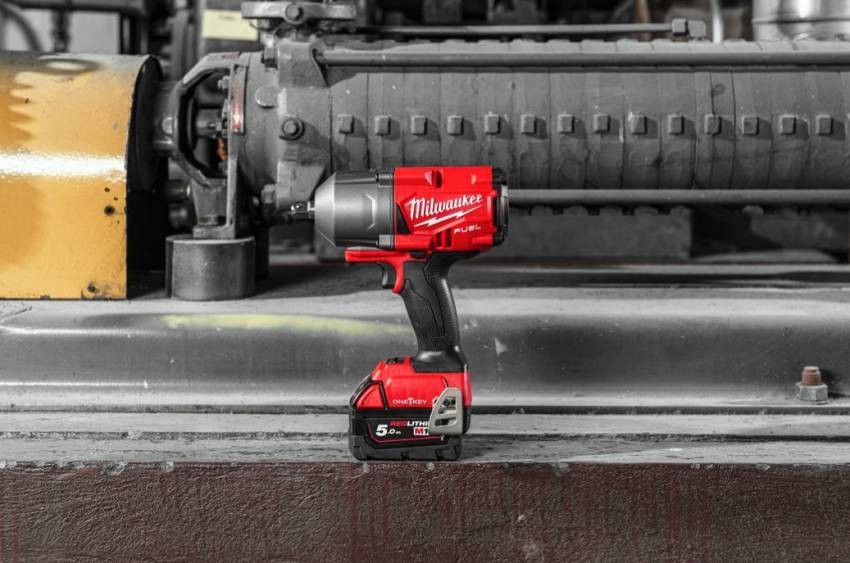 Гайкокрут високомоментний MILWAUKEE 1/2" (1491 Нм) M18 FUEL ONEFHIWP12-502X ONE-KEY-4933459725