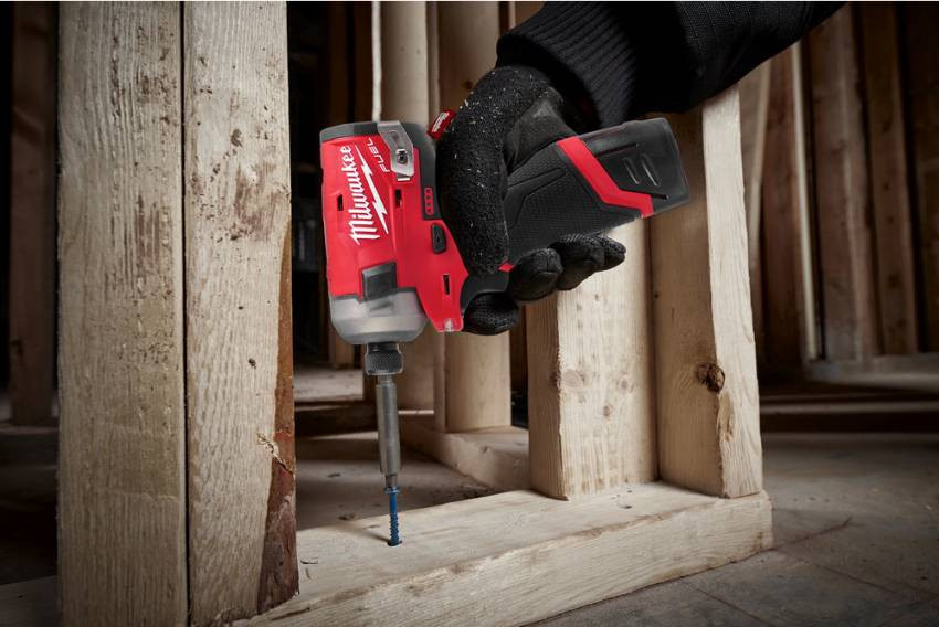 Гвинтоверт акумуляторний 1/4" HEX MILWAUKEE, M12 FQID-202X, 50Нм (зарядний пристрій, 2 акум.Х 2Ач, HDкейс)-4933464973