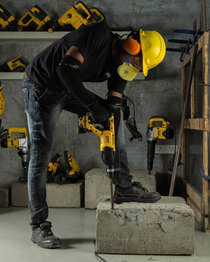 Перфоратор акумуляторний безщітковий SDS-Plus DeWALT DCH133M1-DCH133M1