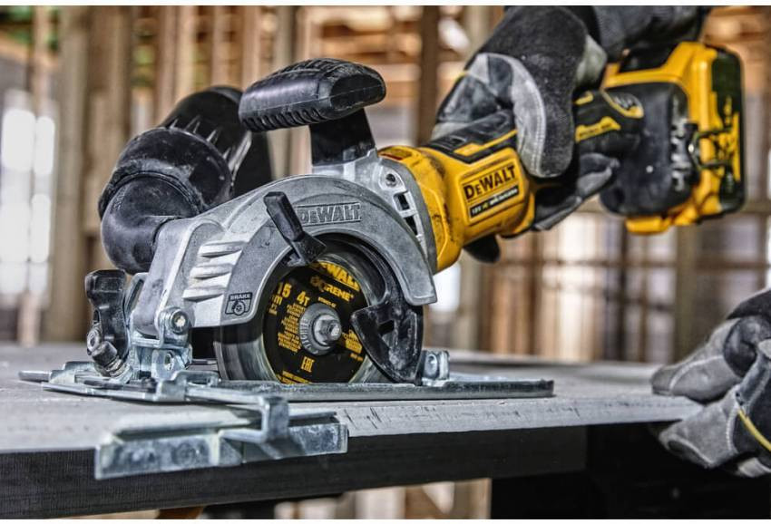 Пилка дискова акумуляторна безщіткова компактна DeWALT DCS571NT-DCS571NT