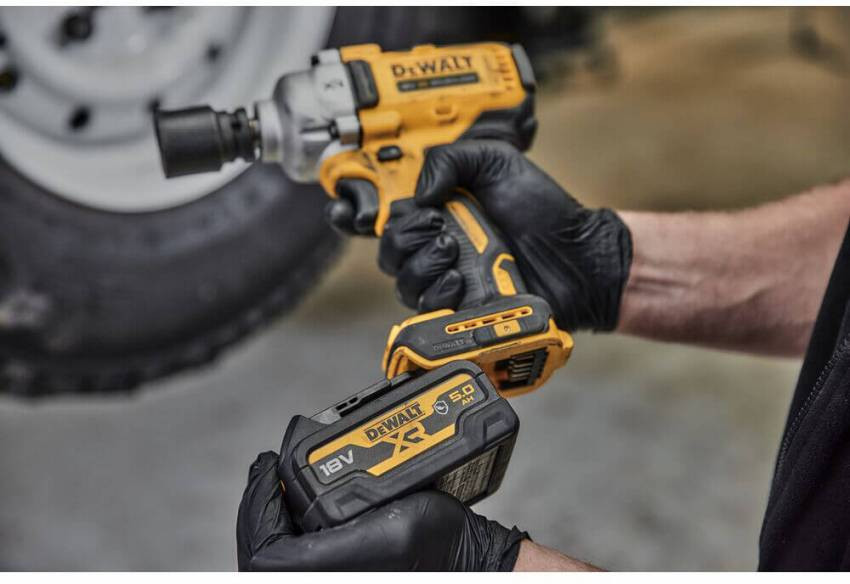 Гайковерт ударний акумуляторний безщітковий DeWALT DCF891P2G-DCF891P2G