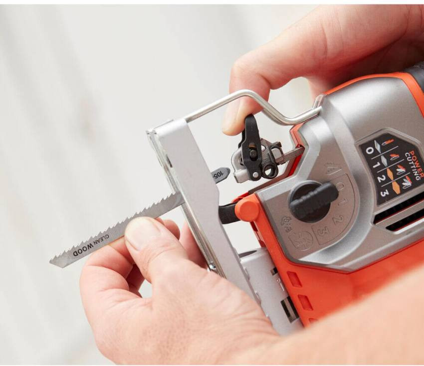 Пила лобзикова мережева BLACK DECKER BES610-BES610