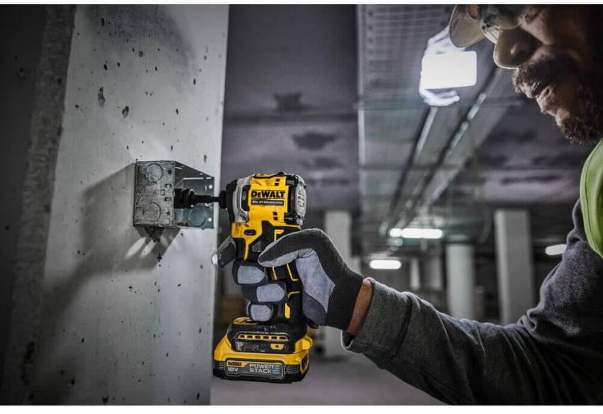 Набір з двох інструментів безщіткових DeWALT DCK2051H2T-DCK2051H2T