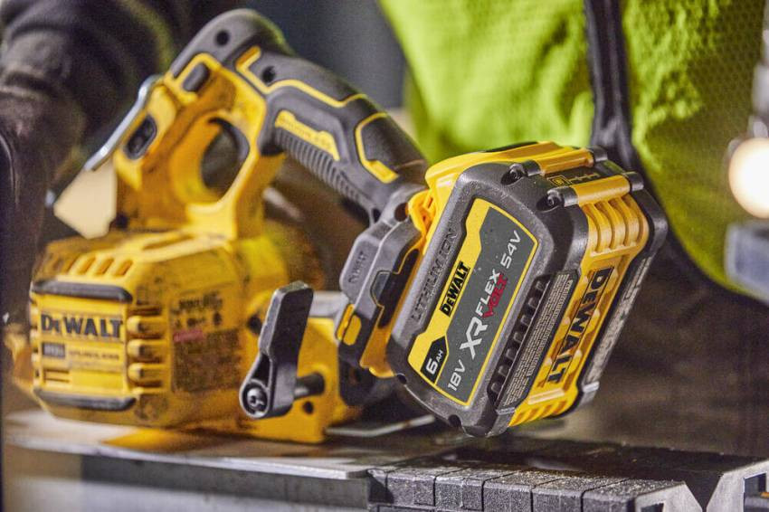 Пила дискова акумуляторна безщіткова DeWALT DCS573NT-DCS573NT