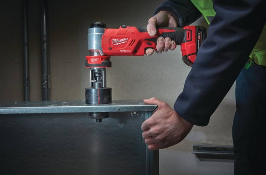 Гідравлічний пробійник для отворів FORCE LOGIC MILWAUKEE M18 HKP-201C 4933451202-4933451202