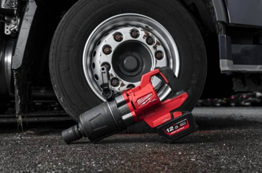 Гайкокрут акумуляторний 1" MILWAUKEE, M18 ONEFHIWF1DS-121C, 2711Нм (+зар.пристрій, 1акум.Х 12Аг,кейс-4933472072