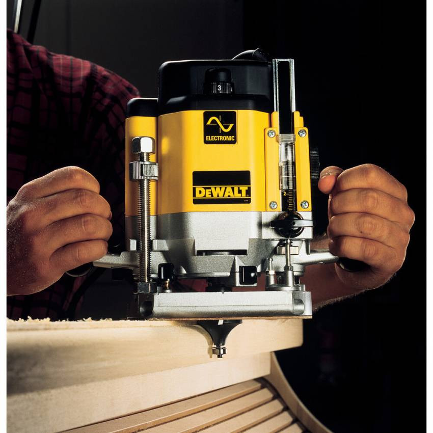 Мережевий маршрутизатор DeWALT DW625E-DW625E