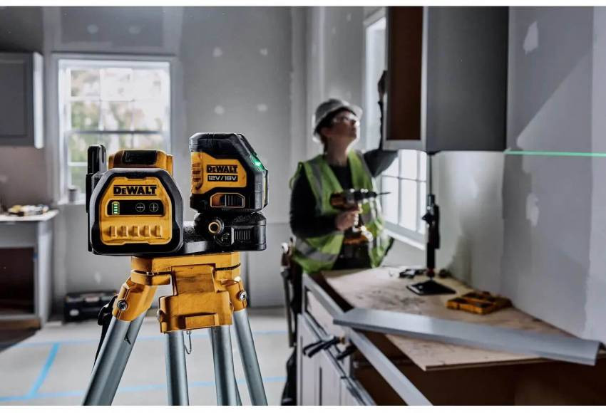 Рівень лазерний лінійний DeWALT DCE088D1G18-DCE088D1G18