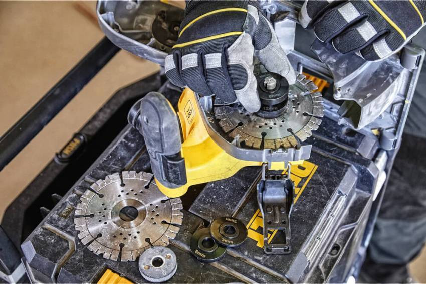 Штроборіз акумуляторний безщітковий DeWALT DCG200NT-DCG200NT