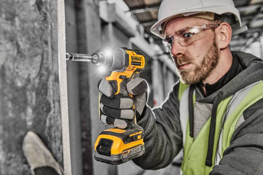 Шуруповерт ударний акумуляторний безщітковий DeWALT DCF840N-DCF840N