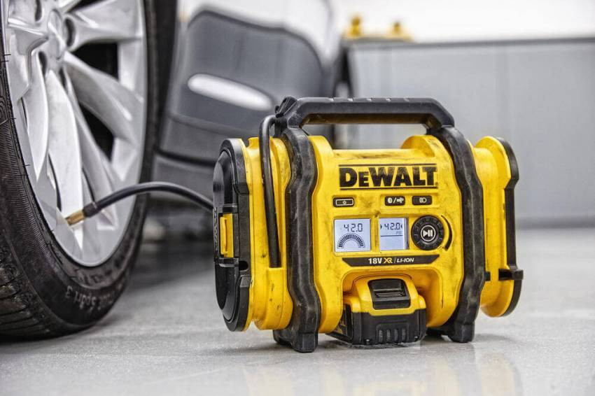 Компресор повітряний акумуляторний DeWALT DCC018N-DCC018N