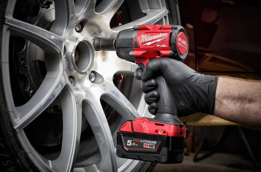 Гайковерт високомоментний MILWAUKEE 1/2" (881 Nm) MILWAUKEE M18 FUEL FMTIW2P12-502X фіксацією піном-4933478453