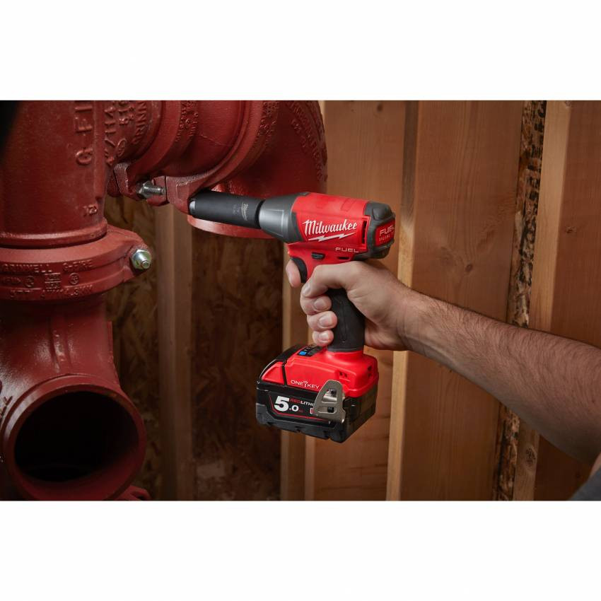 Гайкокрут акумуляторний 1/2" MILWAUKEE, M18 ONEIWF12-502X, 300Нм (зарядний пристрій, 2 акум.Х 5Ач, HDкейс)-4933451374