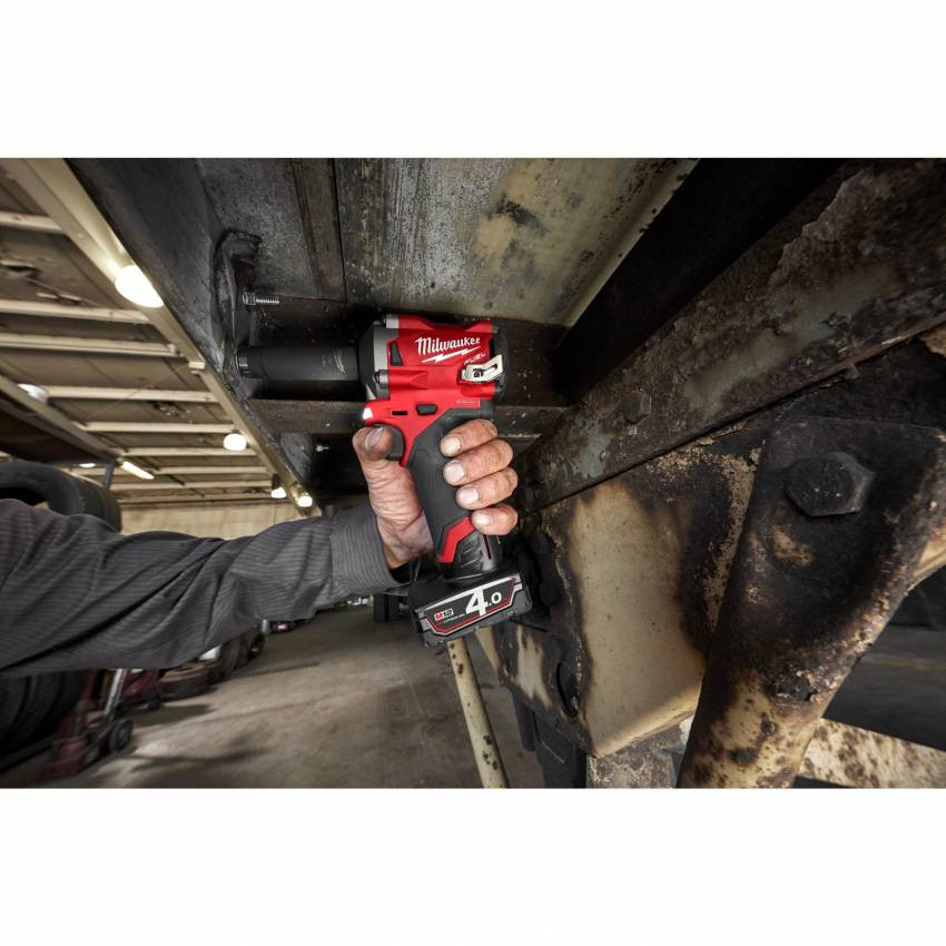 Гайковерт акумуляторний 1/2" MILWAUKEE, M12 FIWF12-422X, 339 Нм, (заряд. пристрій, 1 акум.Х 2Ач, 1 акум.Х 4Ач, HD кейс)-4933464616