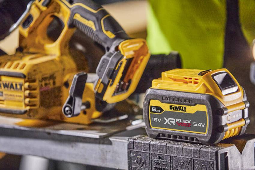 Пила дискова акумуляторна безщіткова DeWALT DCS573NT-DCS573NT