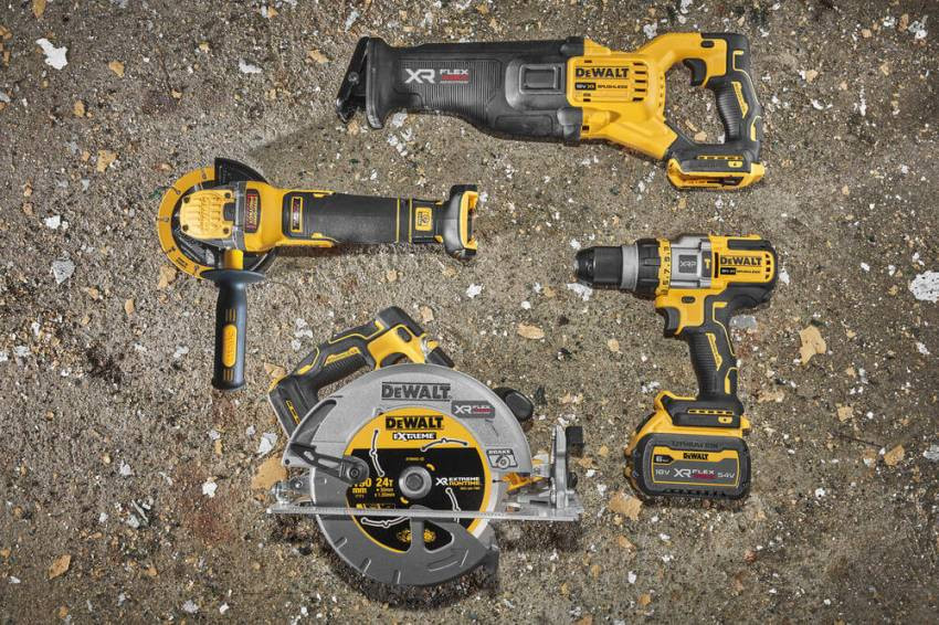 Пила шаблонна акумуляторна DeWALT DCS386T1-DCS386T1