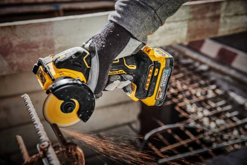 Пила дискова універсальна акумуляторна безщіткова DeWALT DCS438N-DCS438N