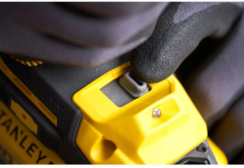 Гайковерт ударний акумуляторний STANLEY FATMAX SFMCF940M1-SFMCF940M1