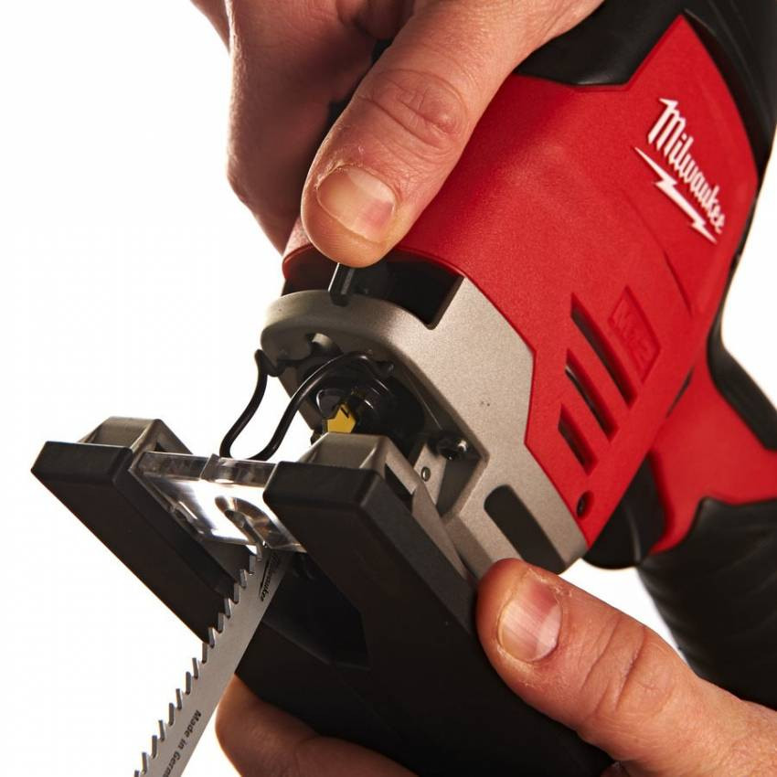 Акумуляторний лобзік MILWAUKEE M12 JS-402B (Li-Ion 4Ач) 4933441700-4933441700