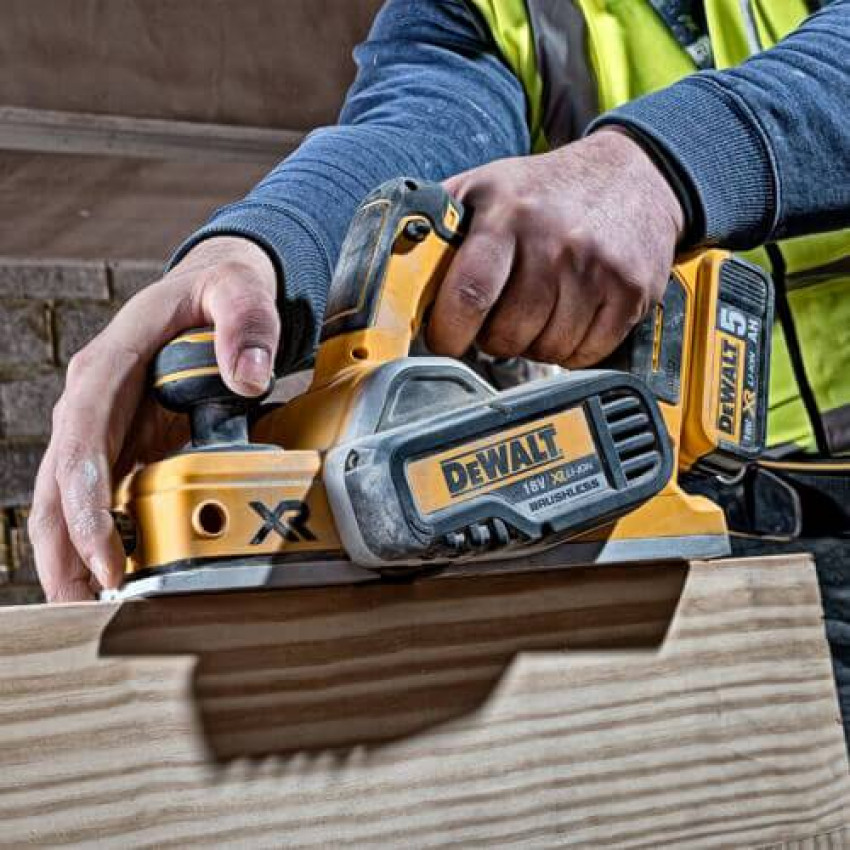 Рубанок акумуляторний безщітковий DeWALT DCP580N-DCP580N