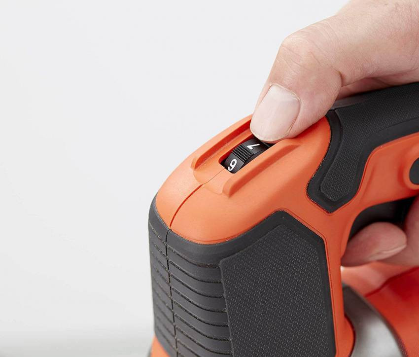 Пила лобзикова мережева BLACK DECKER BES610K-BES610K